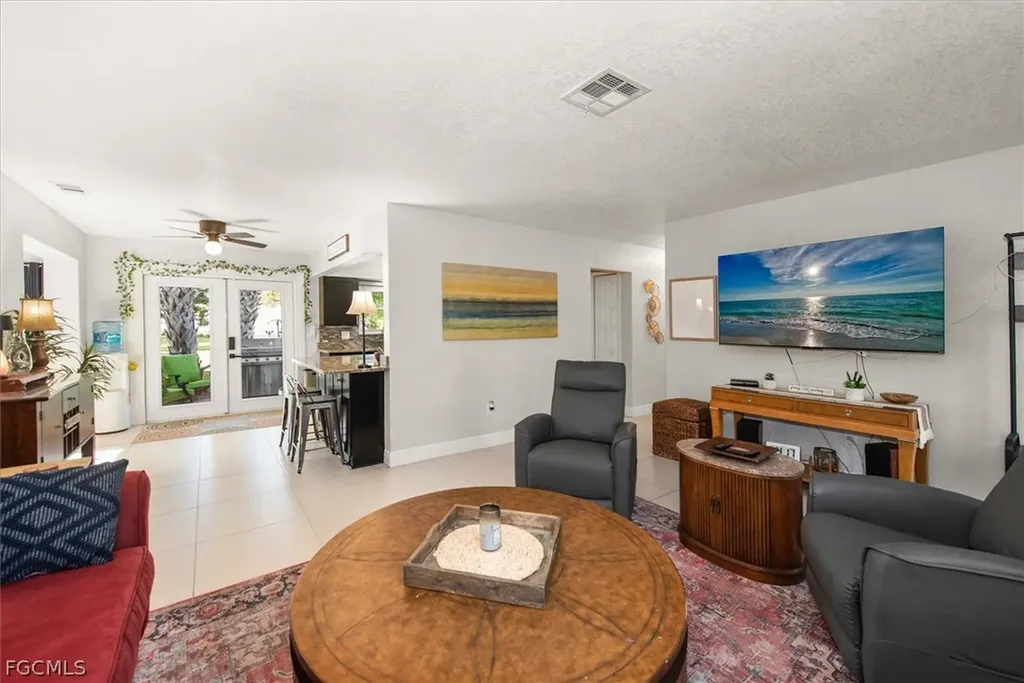 3945 Edgewood Avenue Fort Myers FL 33916