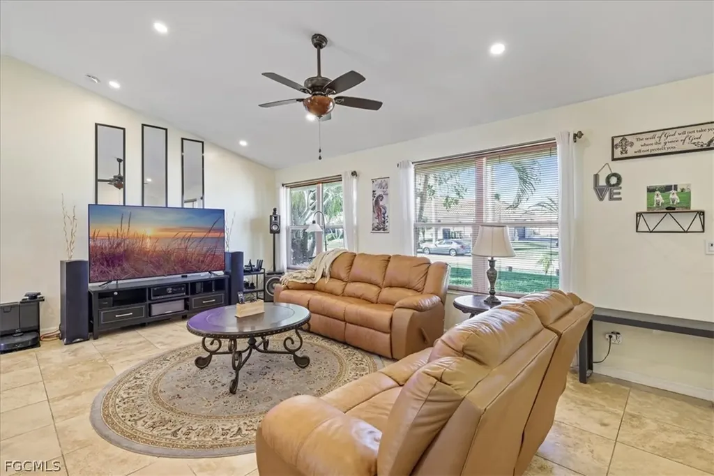 4321 SW 16th Place Cape Coral FL 33914