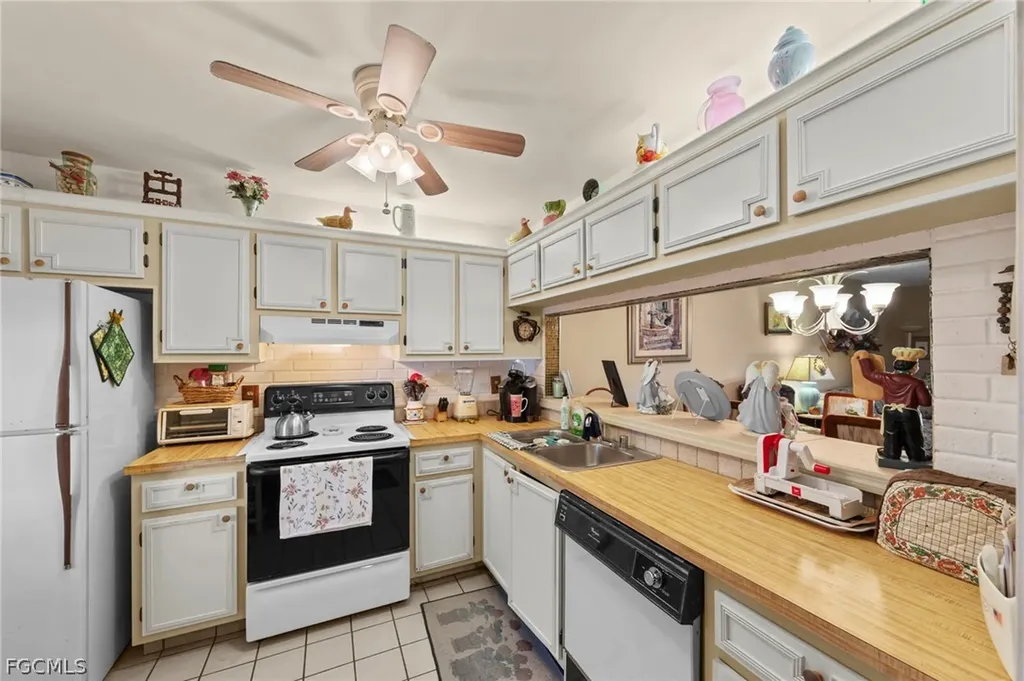 9305 Lake Park Drive Fort Myers FL 33919