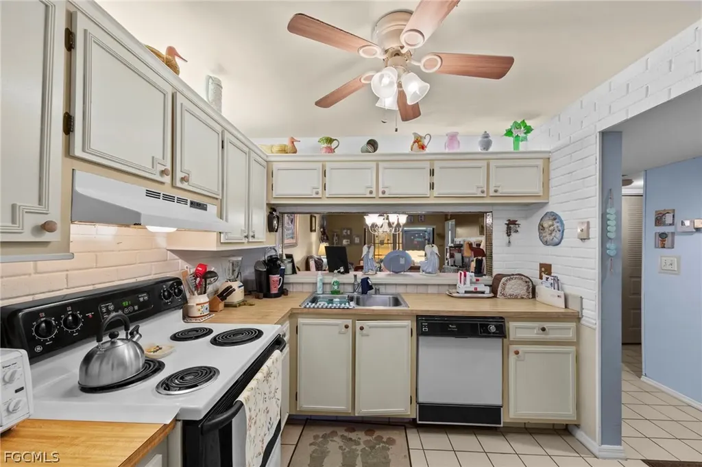 9305 Lake Park Drive Fort Myers FL 33919