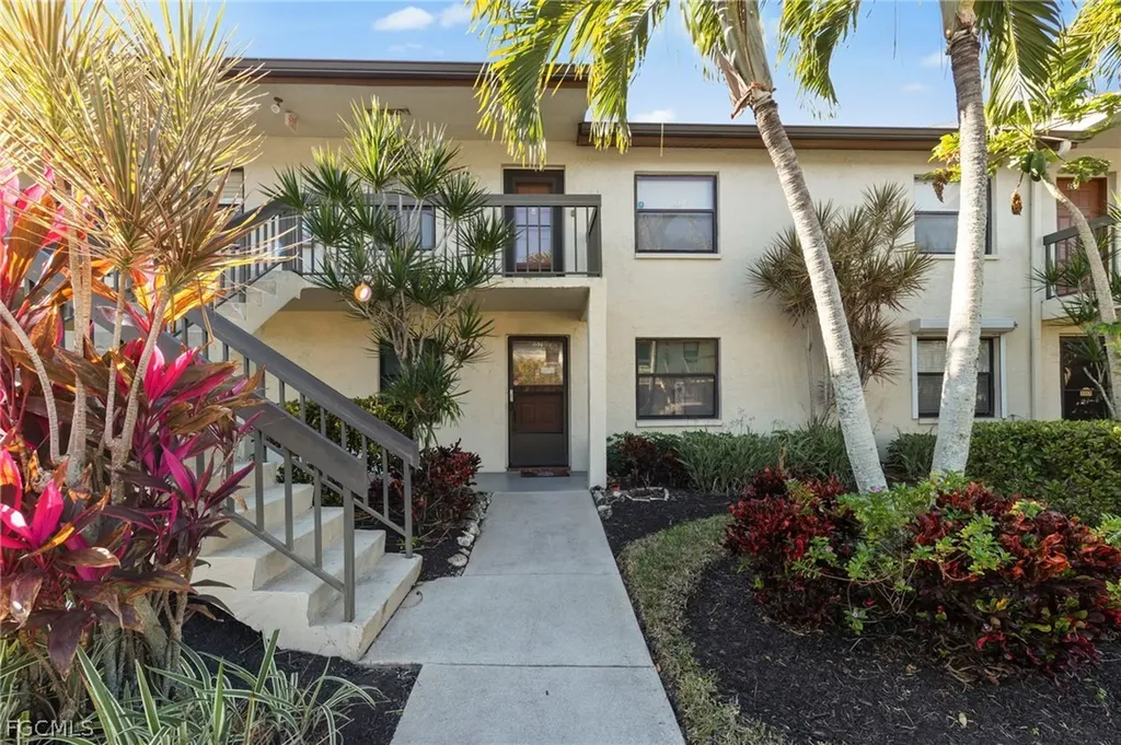 9305 Lake Park Drive Fort Myers FL 33919
