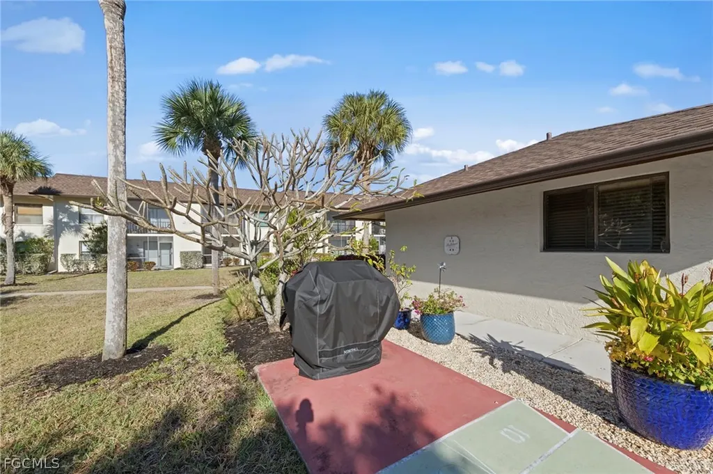 9305 Lake Park Drive Fort Myers FL 33919