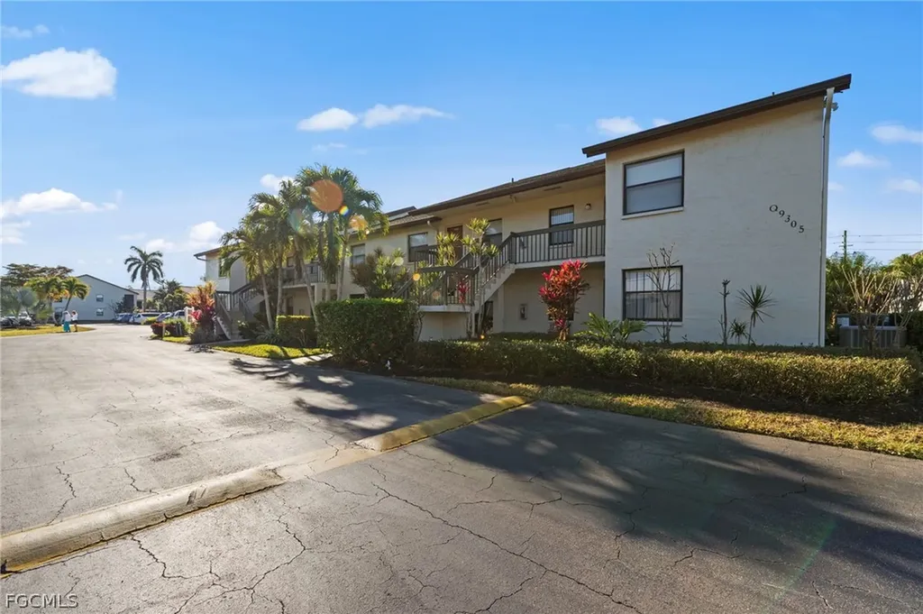 9305 Lake Park Drive Fort Myers FL 33919