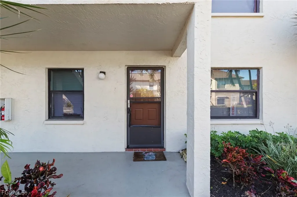 9305 Lake Park Drive Fort Myers FL 33919