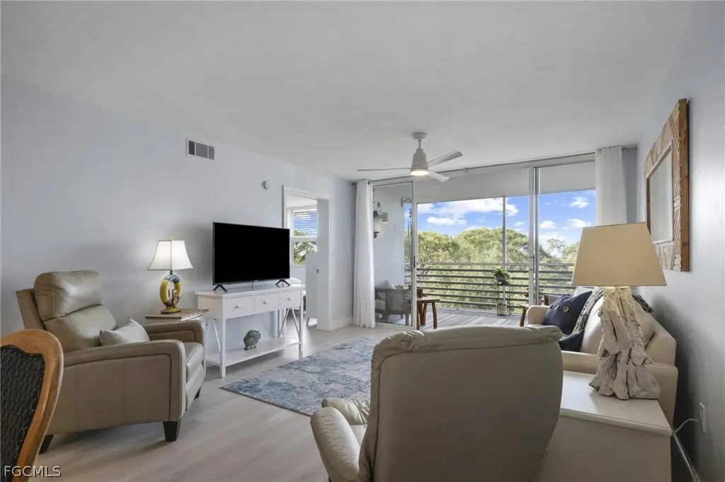 290 Naples Cove Drive Naples FL 34110