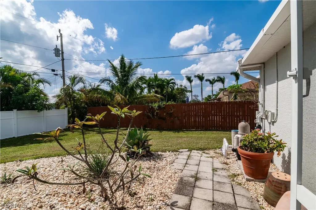 310 SE 47th Street Cape Coral FL 33904
