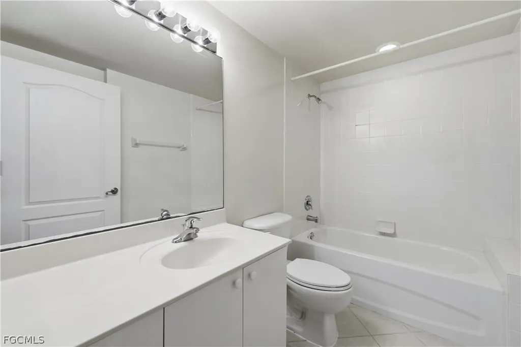7823 Regal Heron Circle Naples FL 34104