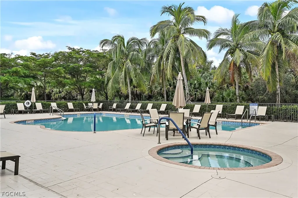 7832 Hawthorne Drive Naples FL 34113