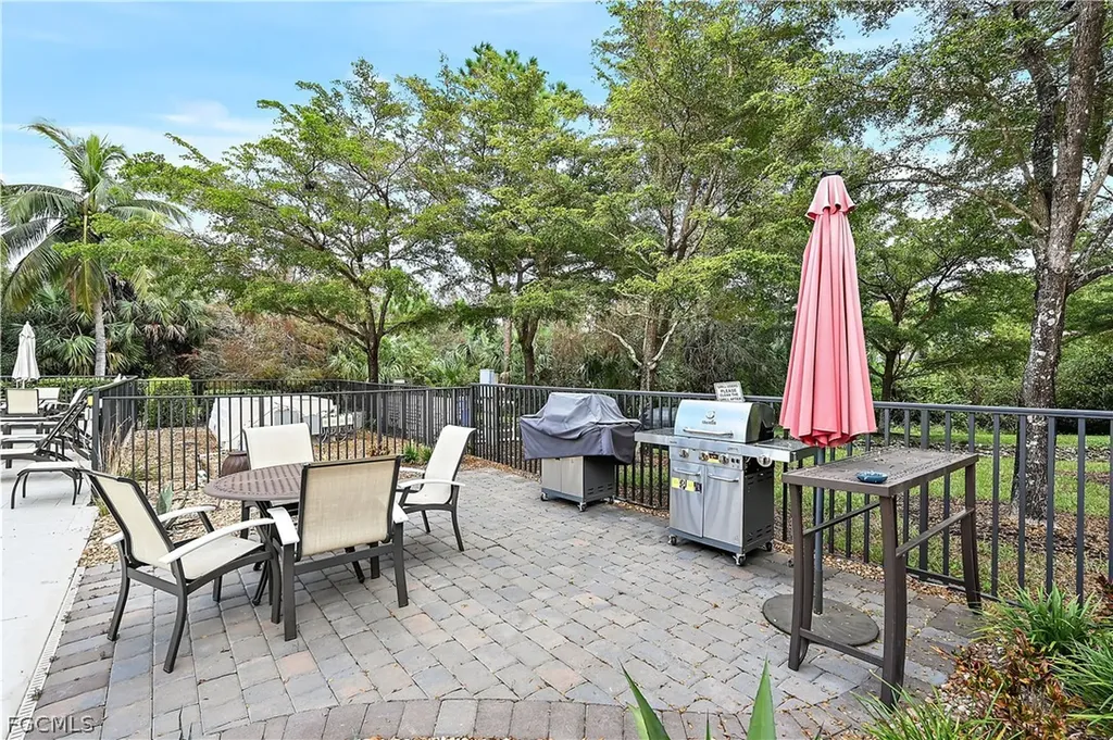 7832 Hawthorne Drive Naples FL 34113