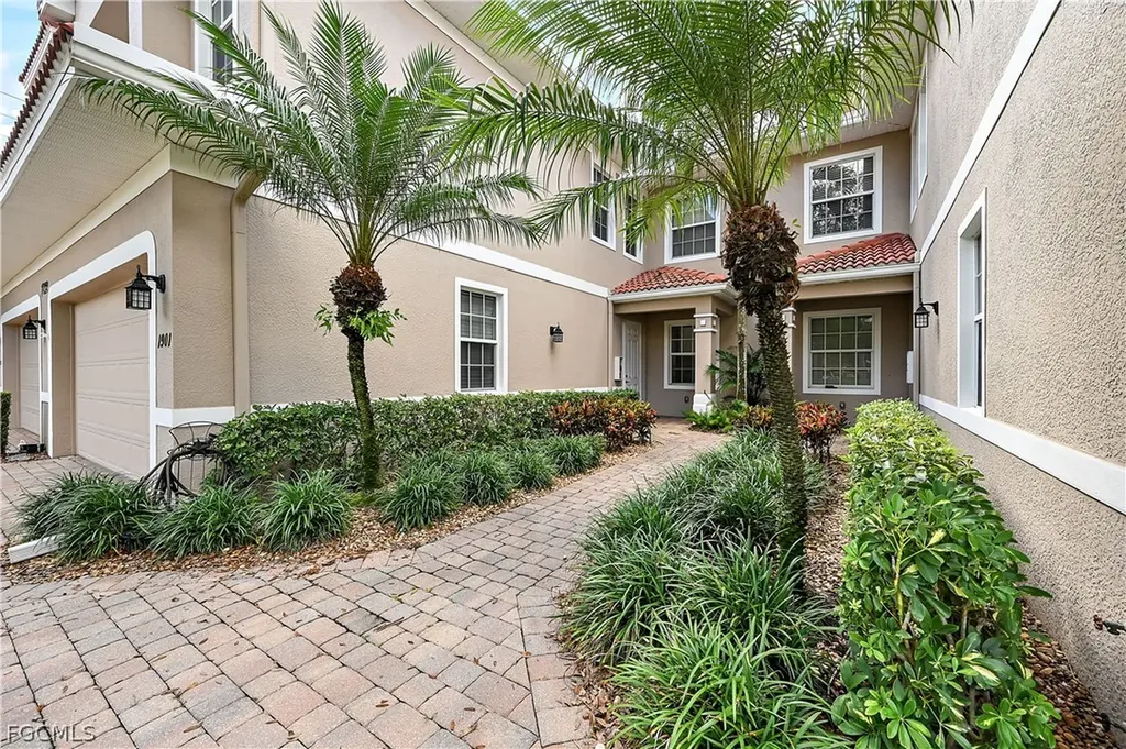 7832 Hawthorne Drive Naples FL 34113