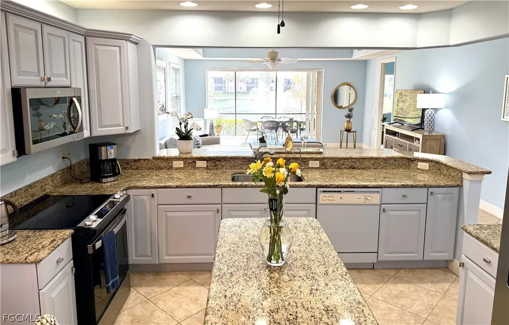 7832 Hawthorne Drive Naples FL 34113
