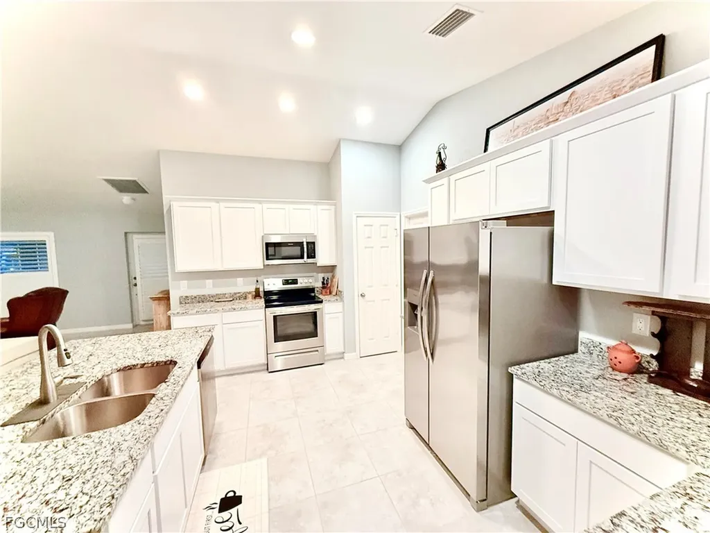 428 NW 13th Terrace Cape Coral FL 33993