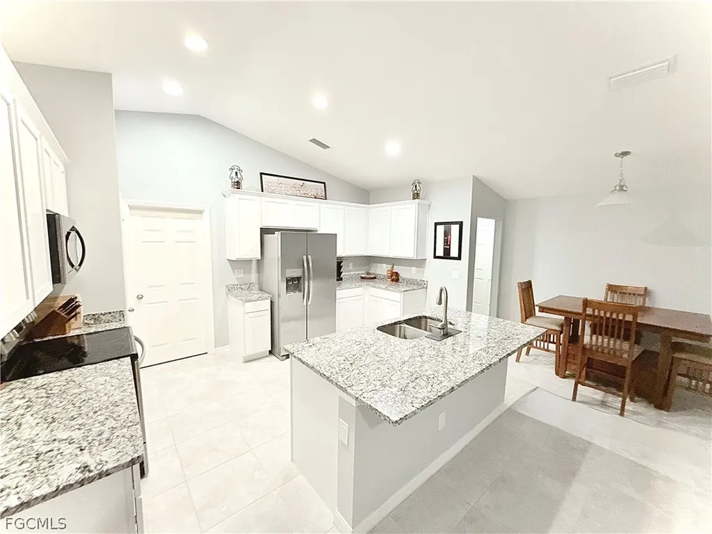 428 NW 13th Terrace Cape Coral FL 33993