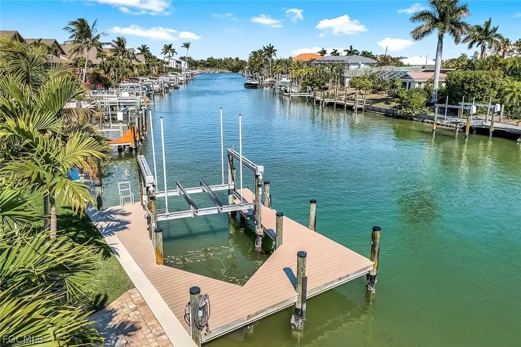 1126 Harbour Cottage Court Sanibel FL 33957