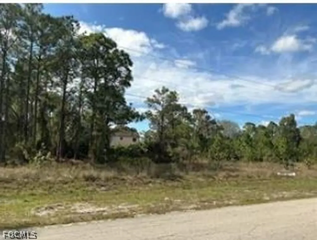 728-730 Eisenhower Boulevard Lehigh Acres FL 33974