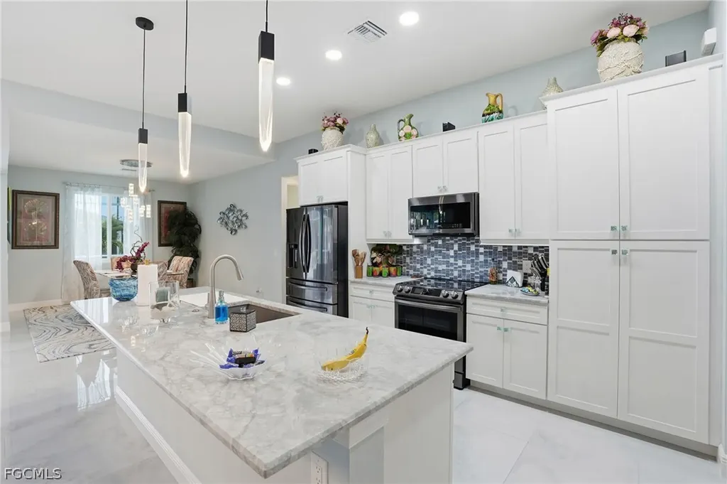 3733 SW 1st Lane Cape Coral FL 33991