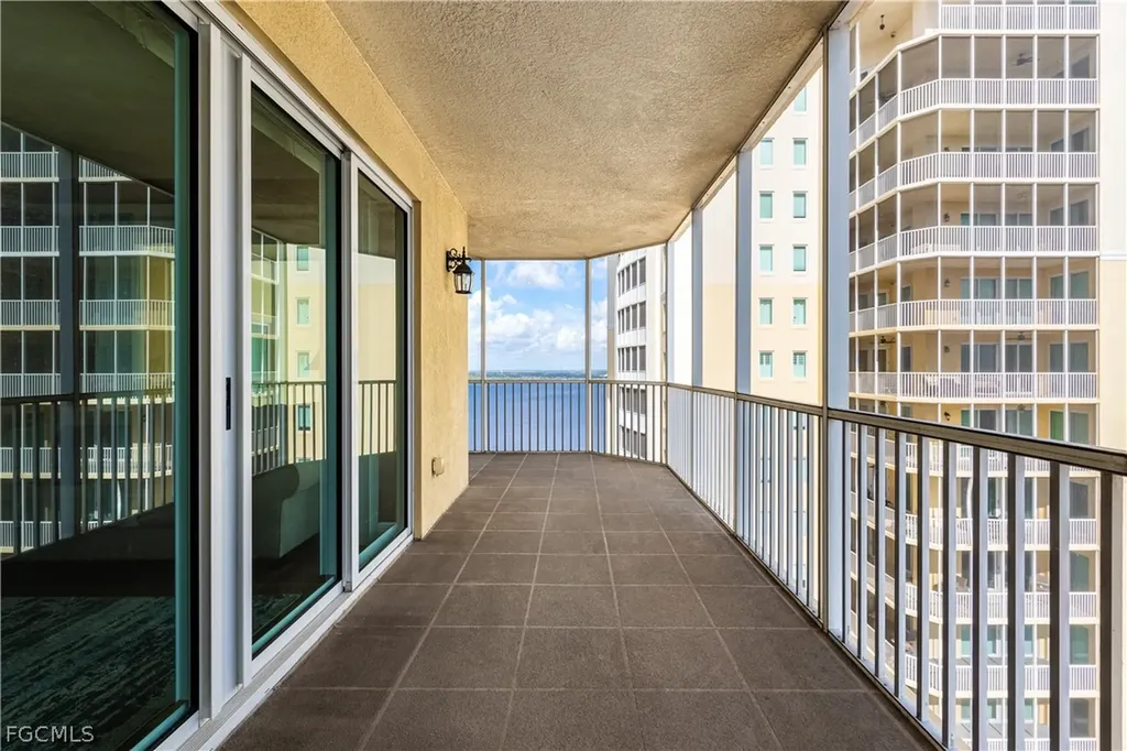 2743 1st Street Fort Myers FL 33916