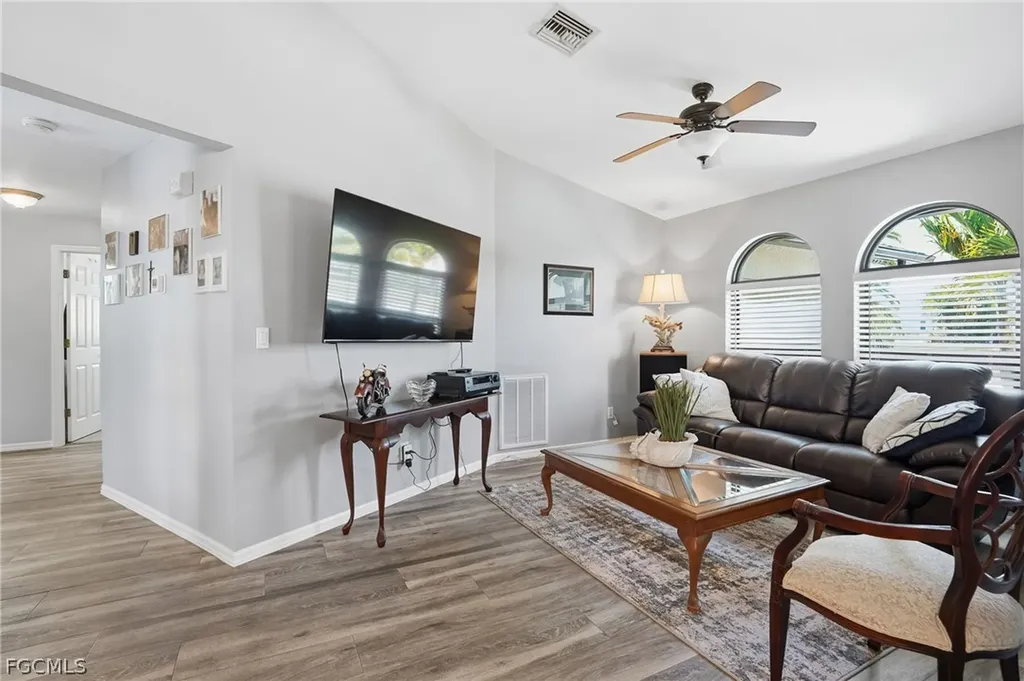 4419 SW 11th Avenue Cape Coral FL 33914