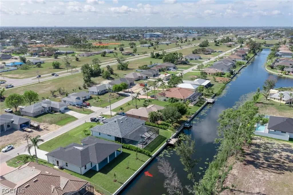 1202 SW 8th Place Cape Coral FL 33991