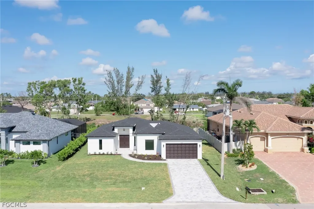 1202 SW 8th Place Cape Coral FL 33991