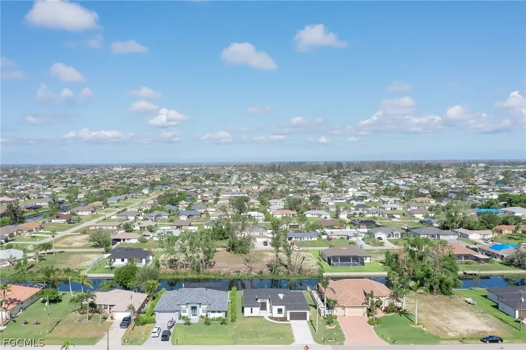 1202 SW 8th Place Cape Coral FL 33991