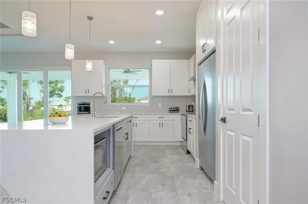 1202 SW 8th Place Cape Coral FL 33991