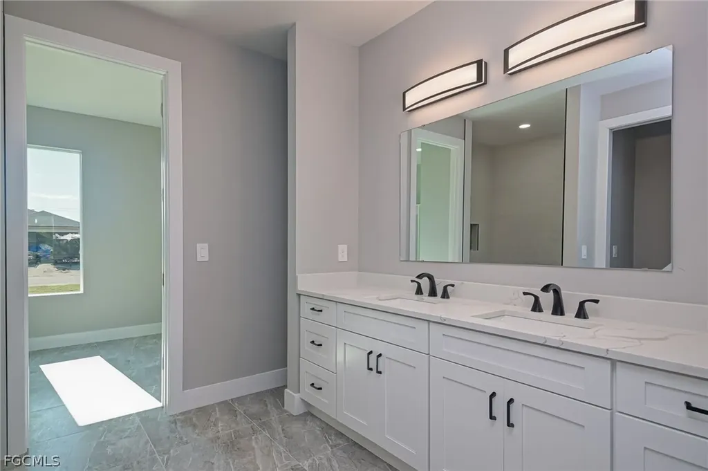 1202 SW 8th Place Cape Coral FL 33991