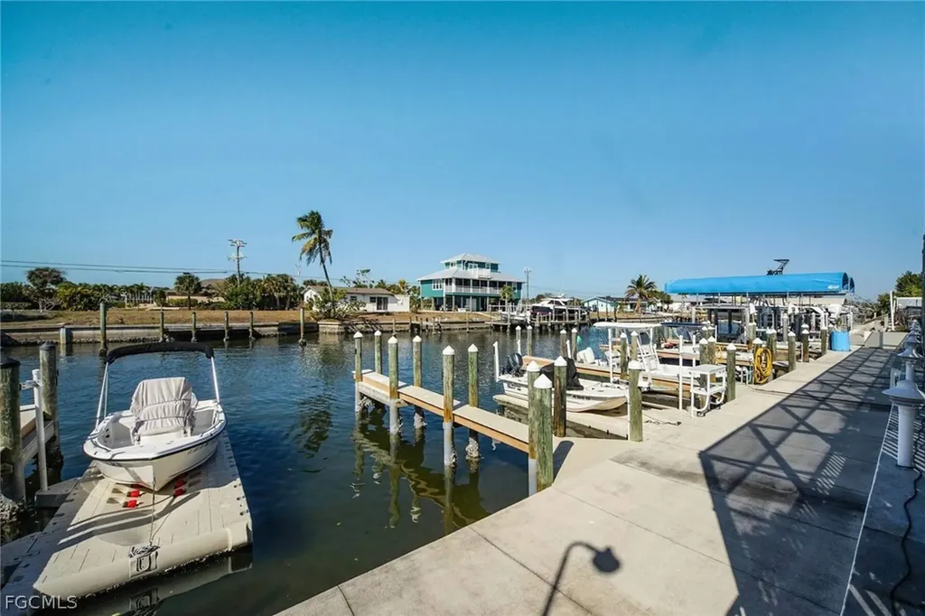 3211 Stringfellow Road St. James City FL 33956