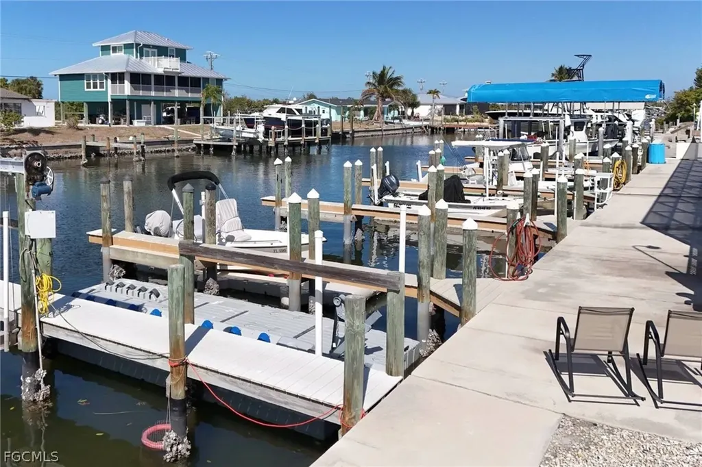 3211 Stringfellow Road St. James City FL 33956