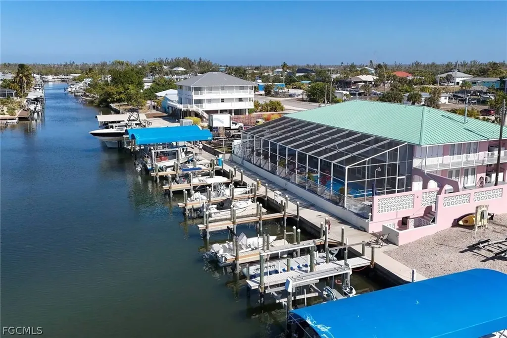 3211 Stringfellow Road St. James City FL 33956