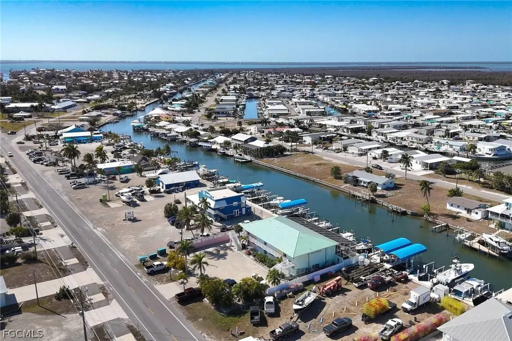 3211 Stringfellow Road St. James City FL 33956