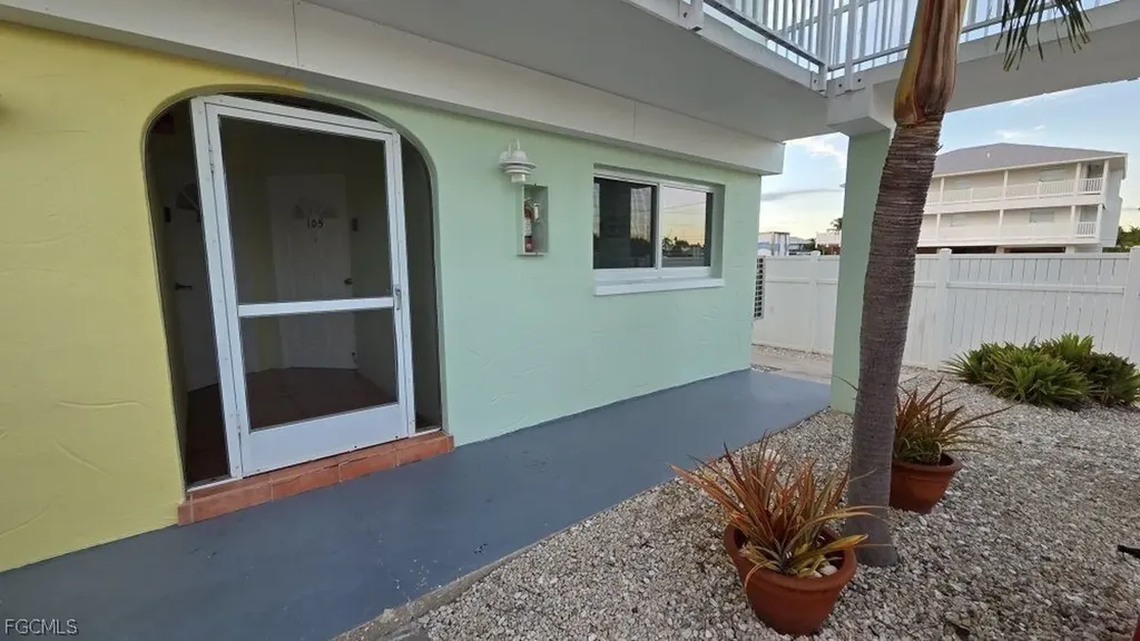 3211 Stringfellow Road St. James City FL 33956