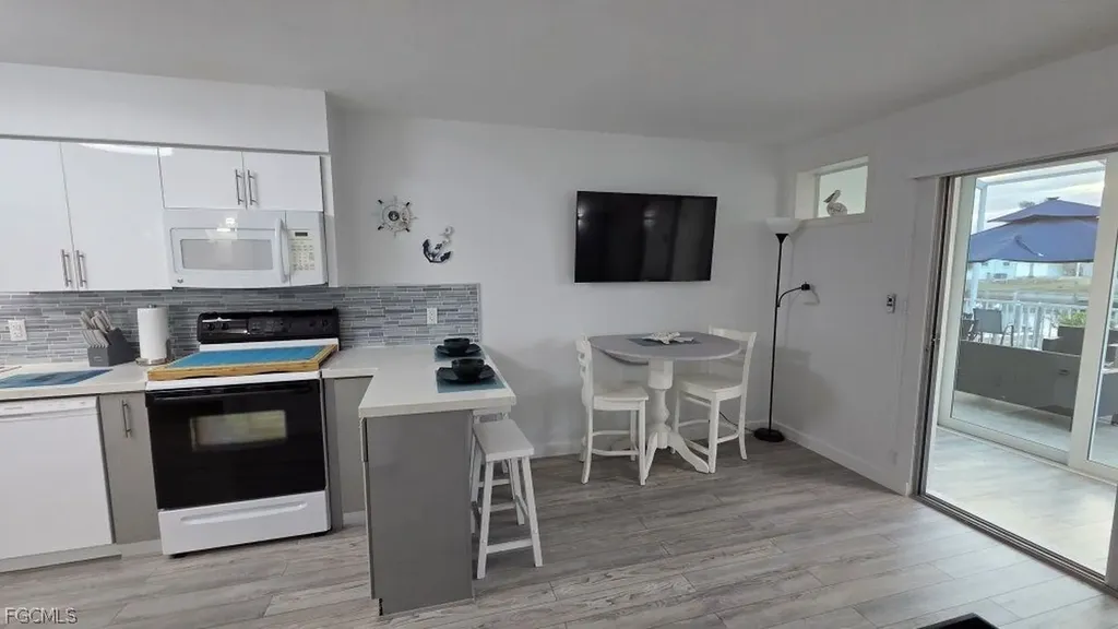 3211 Stringfellow Road St. James City FL 33956