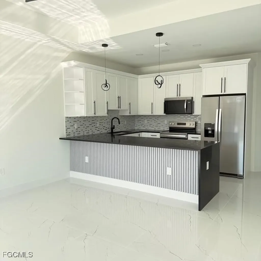 209-211 W 12th Street Lehigh Acres FL 33972