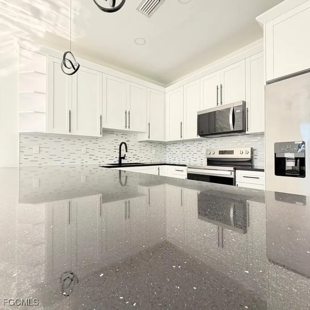209-211 W 12th Street Lehigh Acres FL 33972