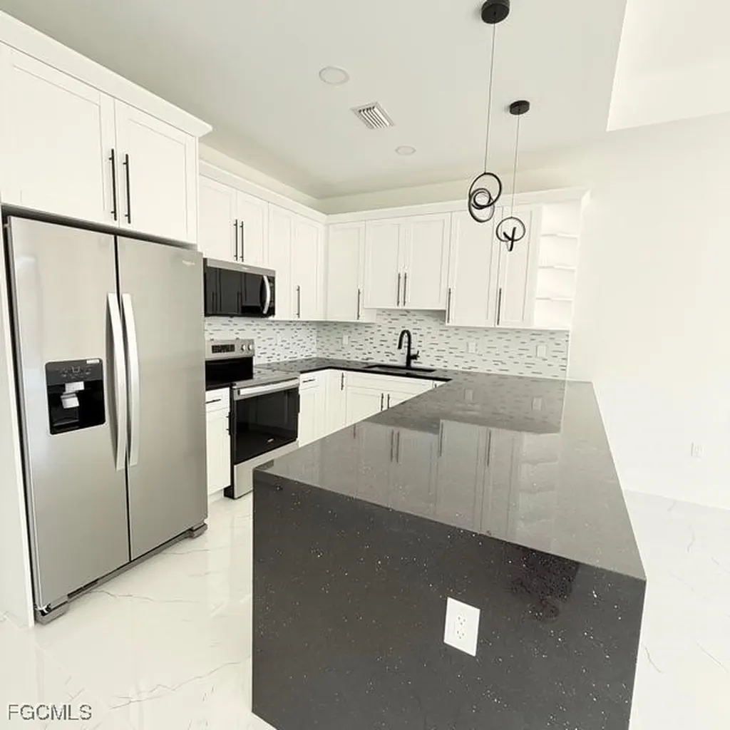 209-211 W 12th Street Lehigh Acres FL 33972