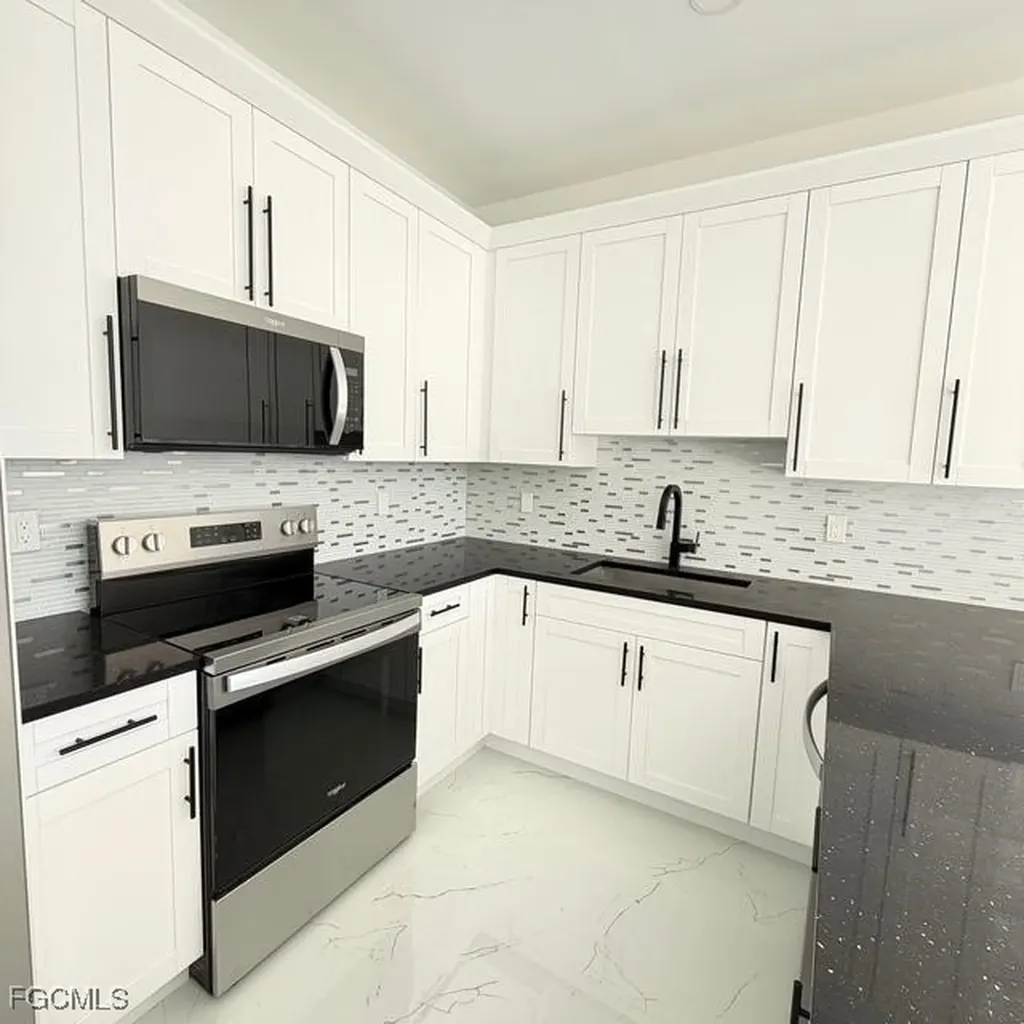 209-211 W 12th Street Lehigh Acres FL 33972