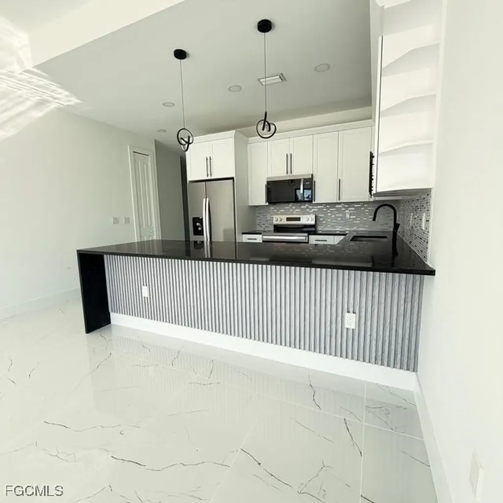 209-211 W 12th Street Lehigh Acres FL 33972