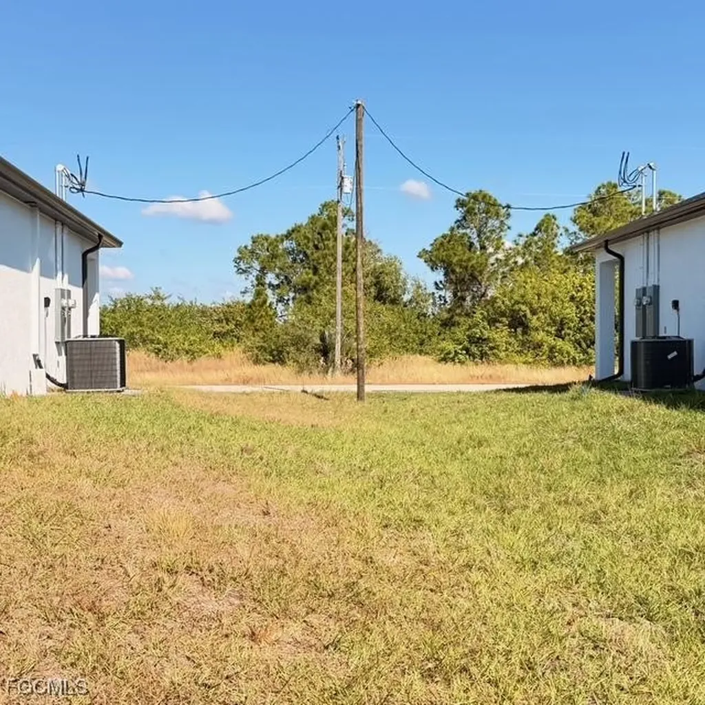 209-211 W 12th Street Lehigh Acres FL 33972