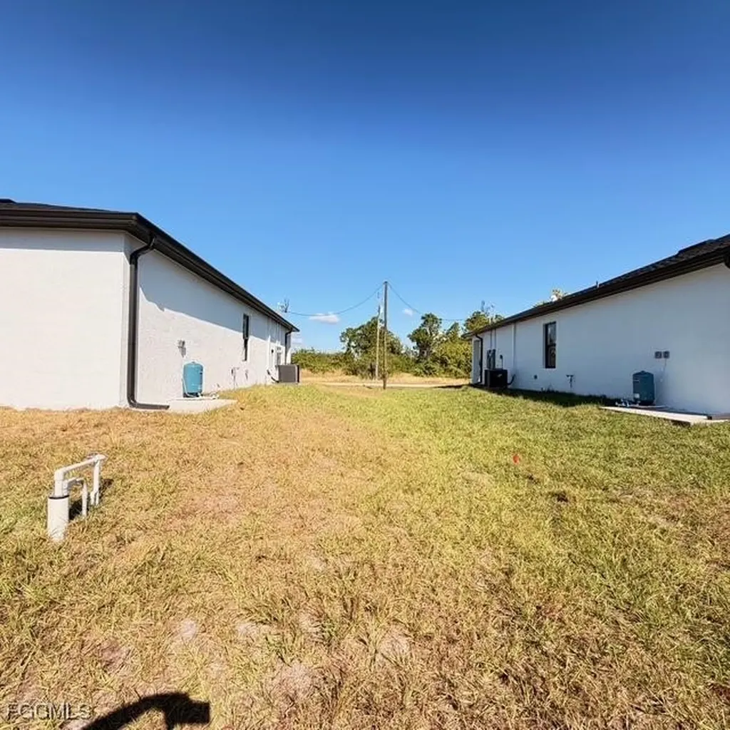 209-211 W 12th Street Lehigh Acres FL 33972
