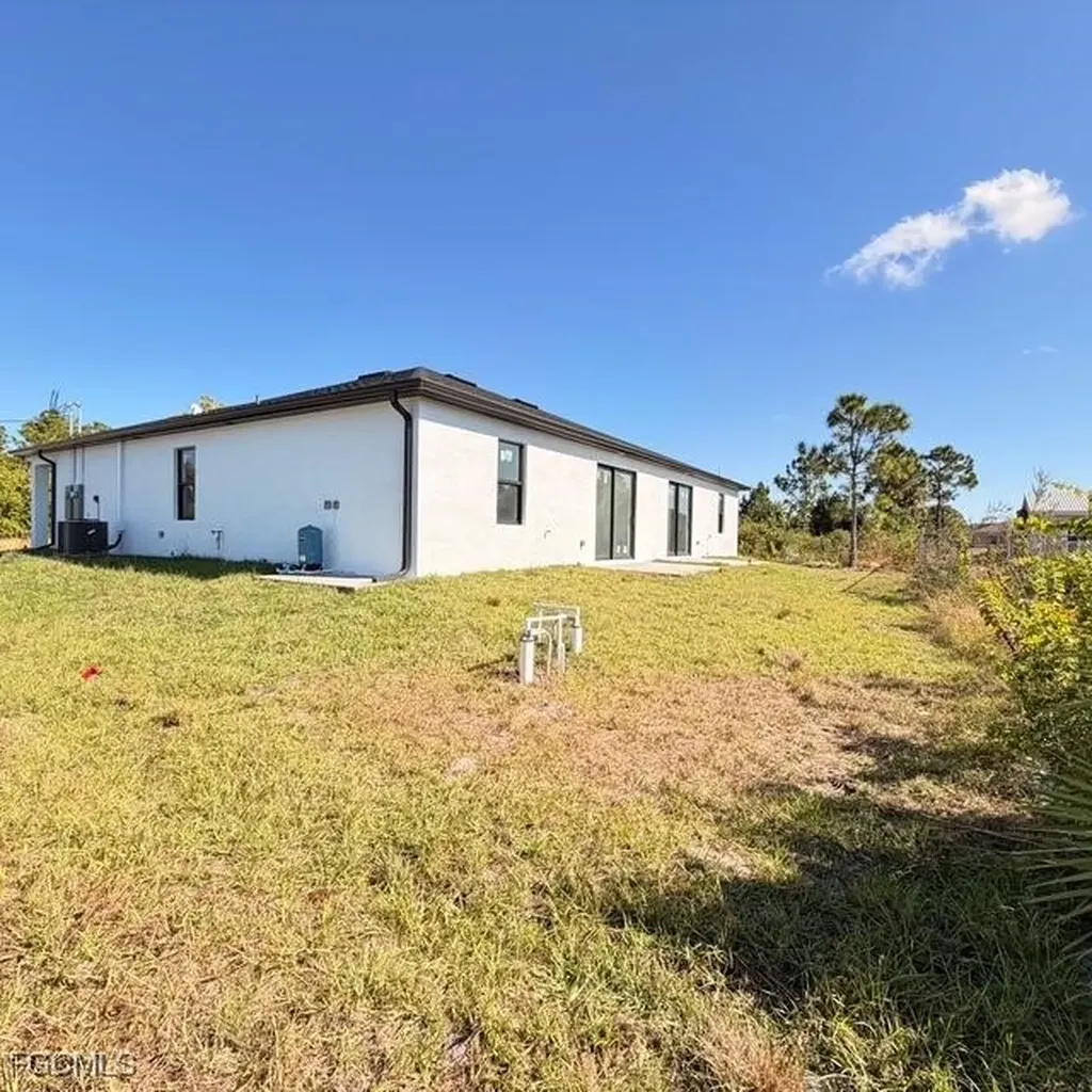 209-211 W 12th Street Lehigh Acres FL 33972
