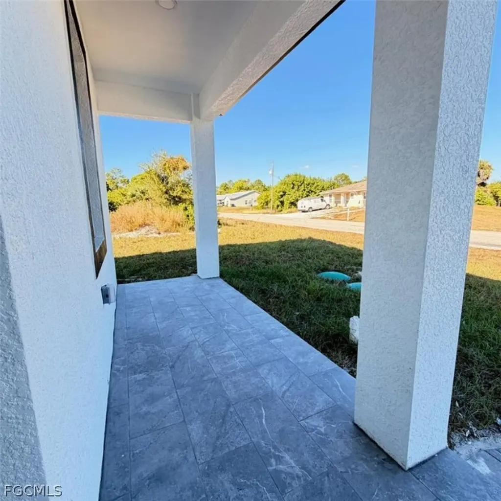 209-211 W 12th Street Lehigh Acres FL 33972