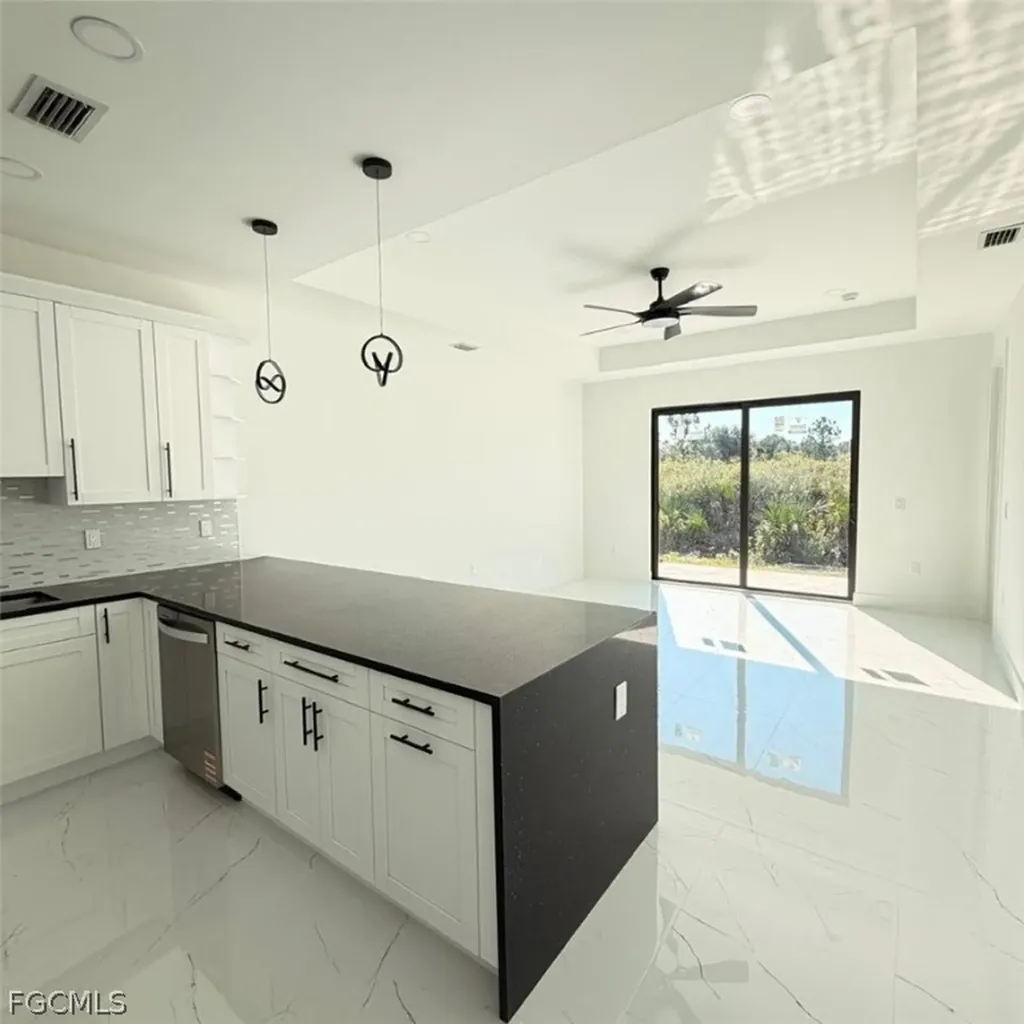 209-211 W 12th Street Lehigh Acres FL 33972
