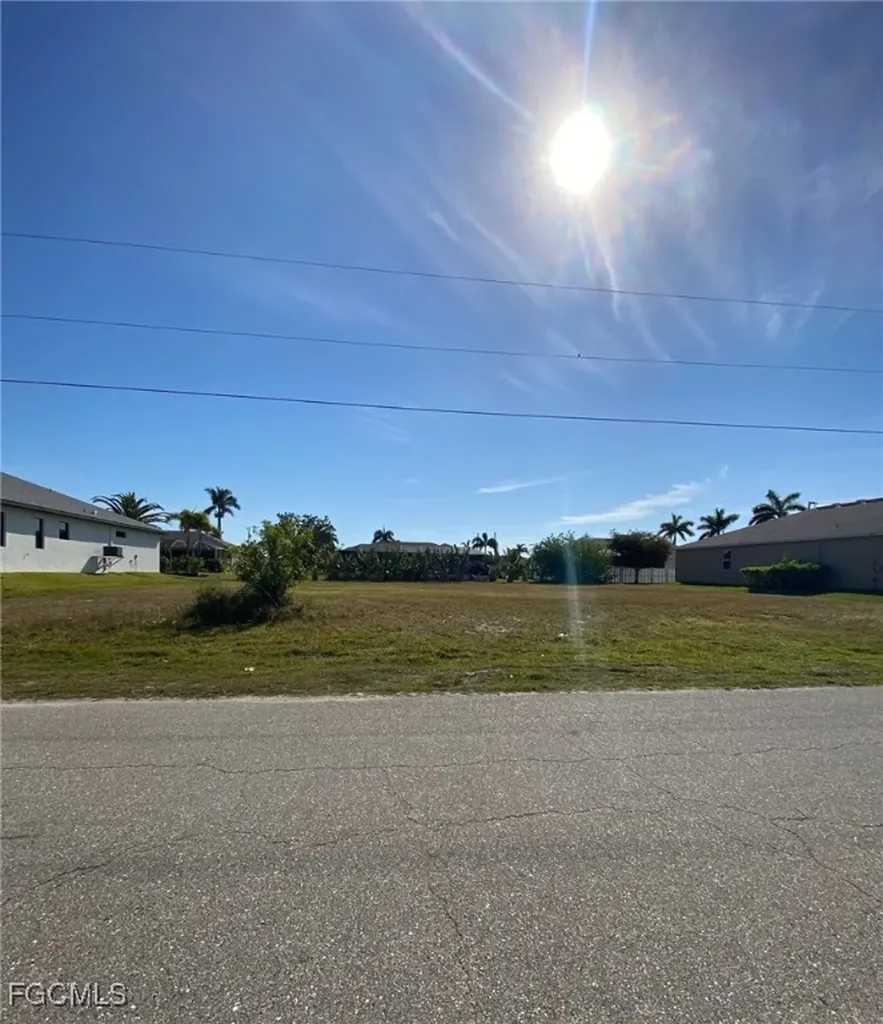 2907 SW 25th Place Cape Coral FL 33914