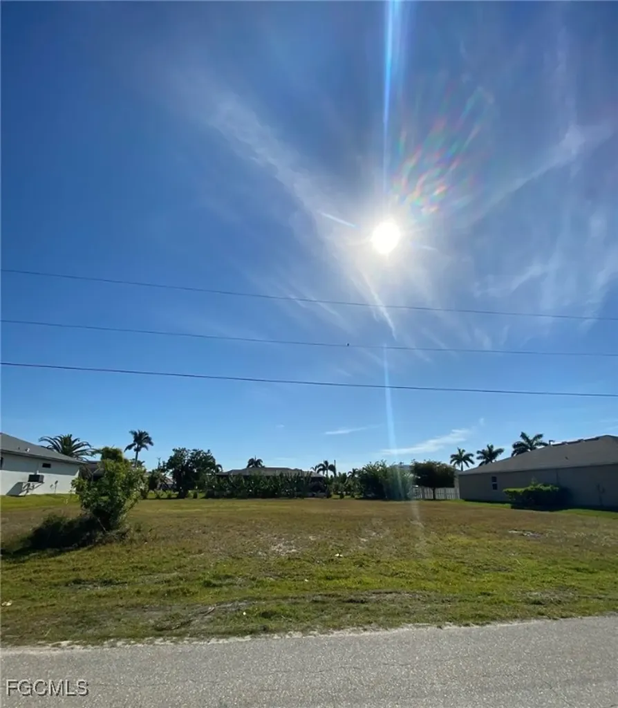 2907 SW 25th Place Cape Coral FL 33914