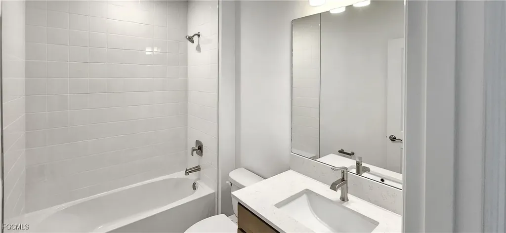 235 Lakeside Breeze Way Lehigh Acres FL 33936