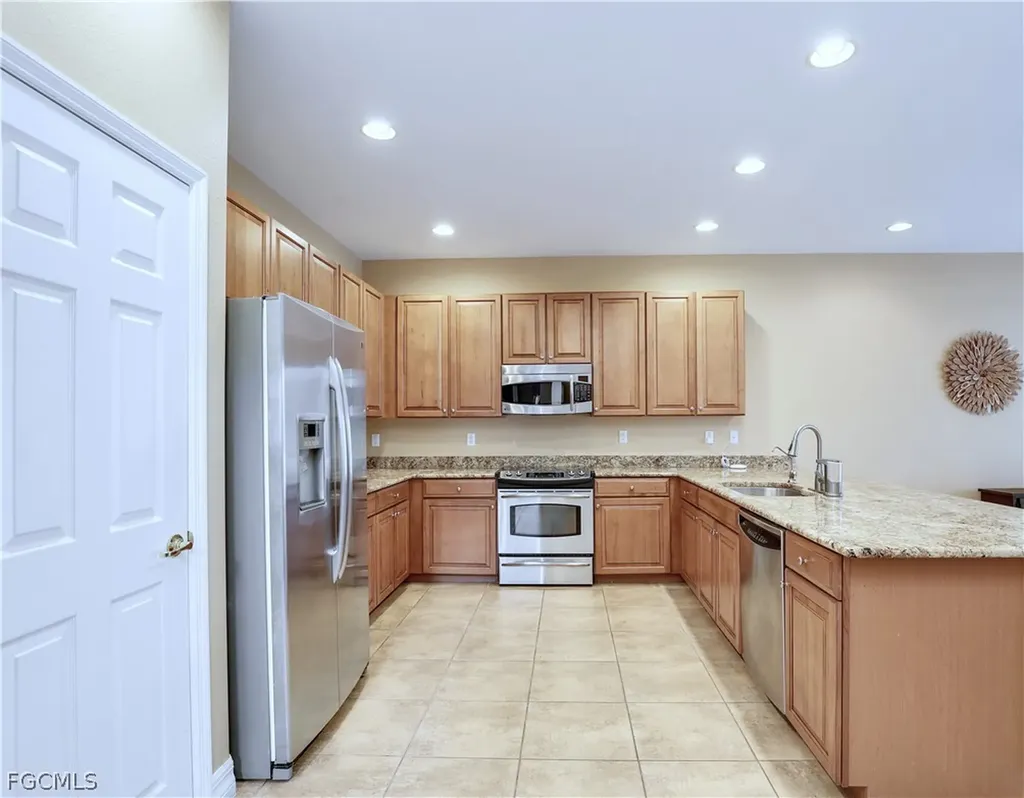 9372 River Otter Drive Fort Myers FL 33912