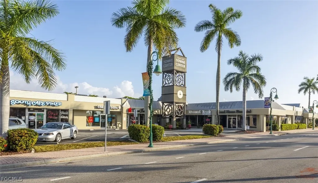 1201-1317 Cape Coral Parkway E Cape Coral FL 33904