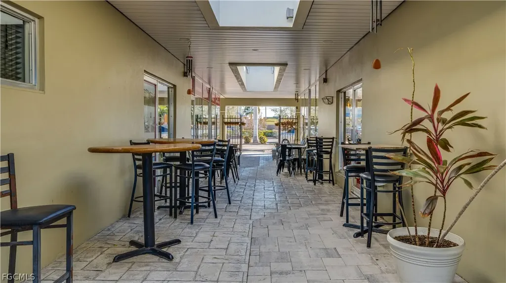 1201-1317 Cape Coral Parkway E Cape Coral FL 33904