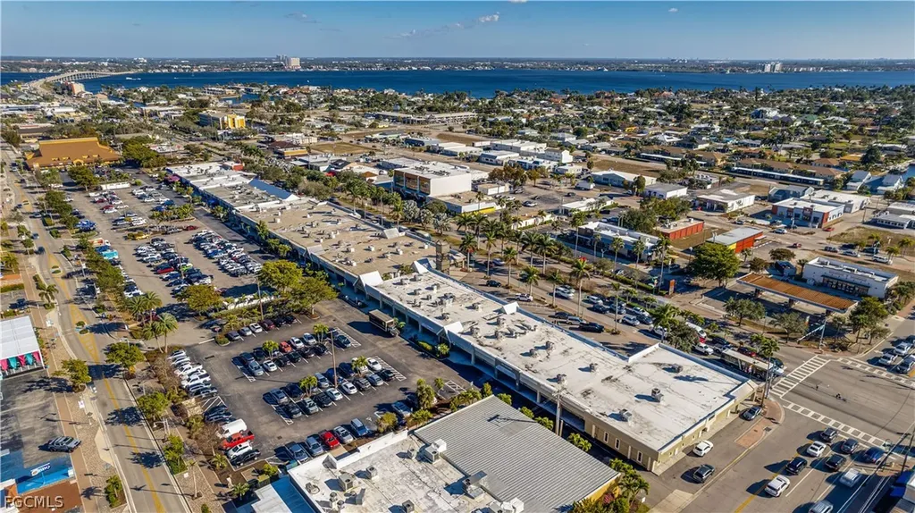 1201-1317 Cape Coral Parkway E Cape Coral FL 33904